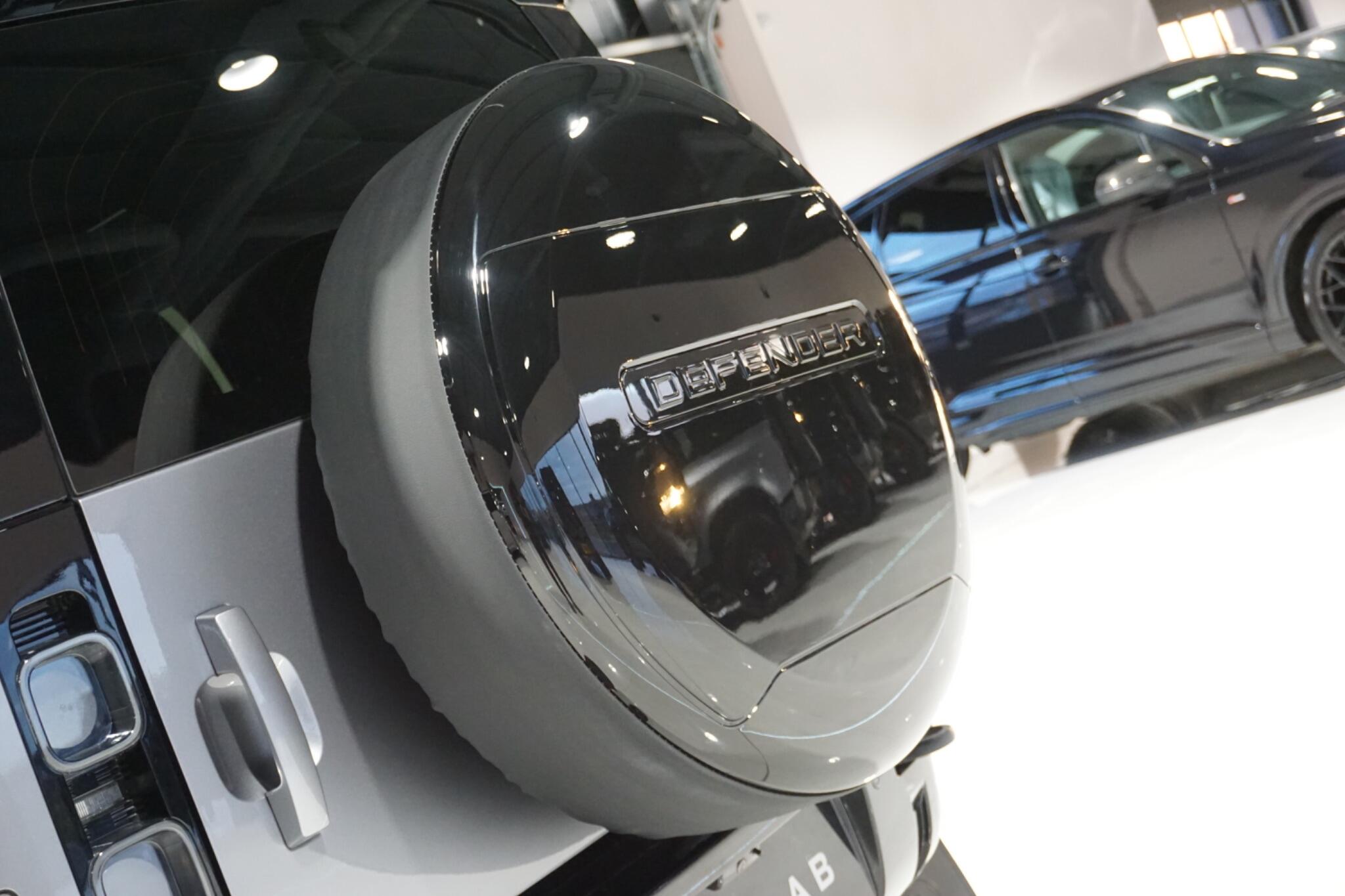 Land Rover Defender 110 3.0 D300 MHEV X SUV 5dr Diesel Auto 4WD Euro 6 (s/s) (300 ps)